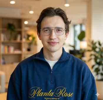 Владислав Шадринцев — финансы и AI-стратегия